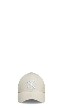NEW ERA 9FORTY WOMEN Cappello 'NY Yankees' beige chiaro con logo bianco